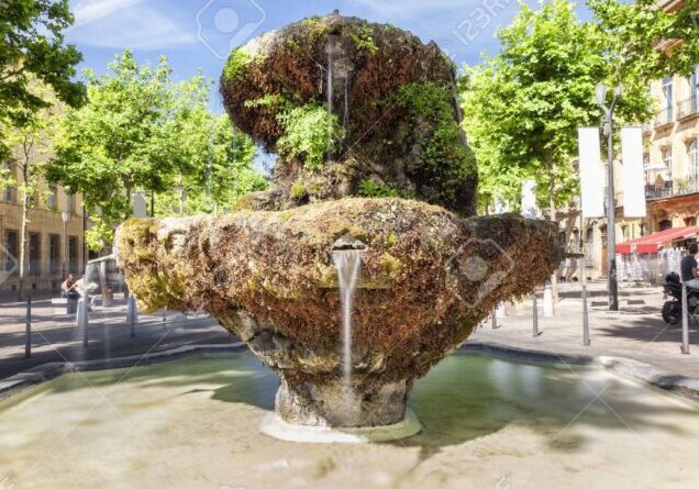 Fountain of new guns on the Cours Mirabeau in Aix en Provence, France