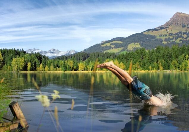 Sprung ins Wasser - Sommerurlaub in Tirol