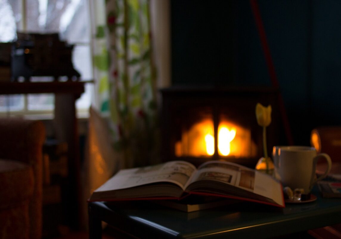 book_pages_reading_fireplace_flame-892494.jpg!d